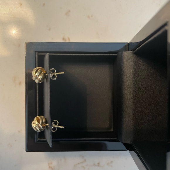 18K ITALIAN GOLD LOVE KNOTS - Picture 4 of 8